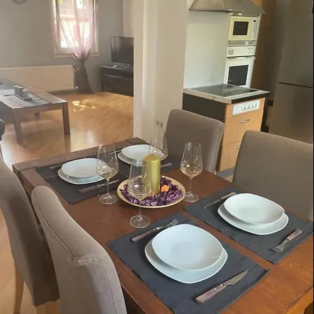 Διαμέρισμα Entire Place Near And Airport *